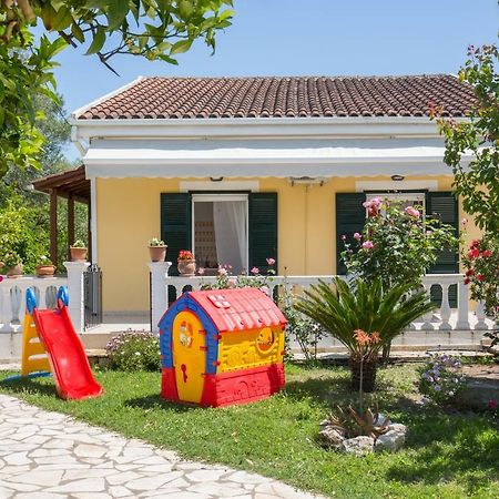 Karia Holiday Home Lefkímmi Eksteriør billede