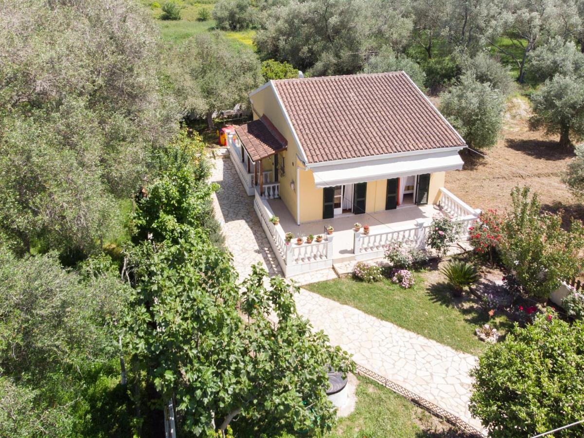 Karia Holiday Home Lefkímmi Eksteriør billede