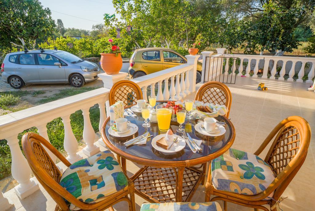 Karia Holiday Home Lefkímmi Eksteriør billede