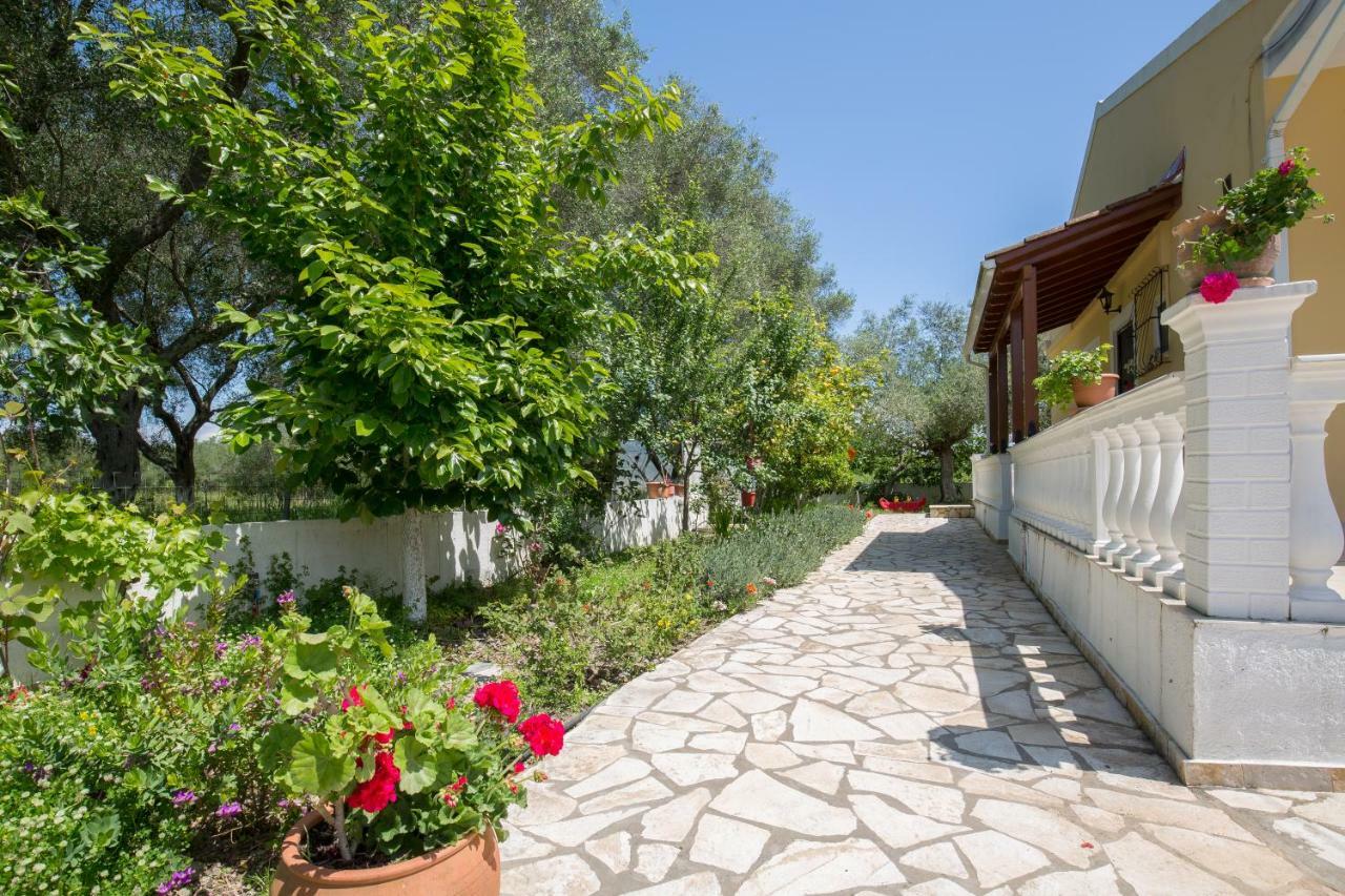 Karia Holiday Home Lefkímmi Eksteriør billede