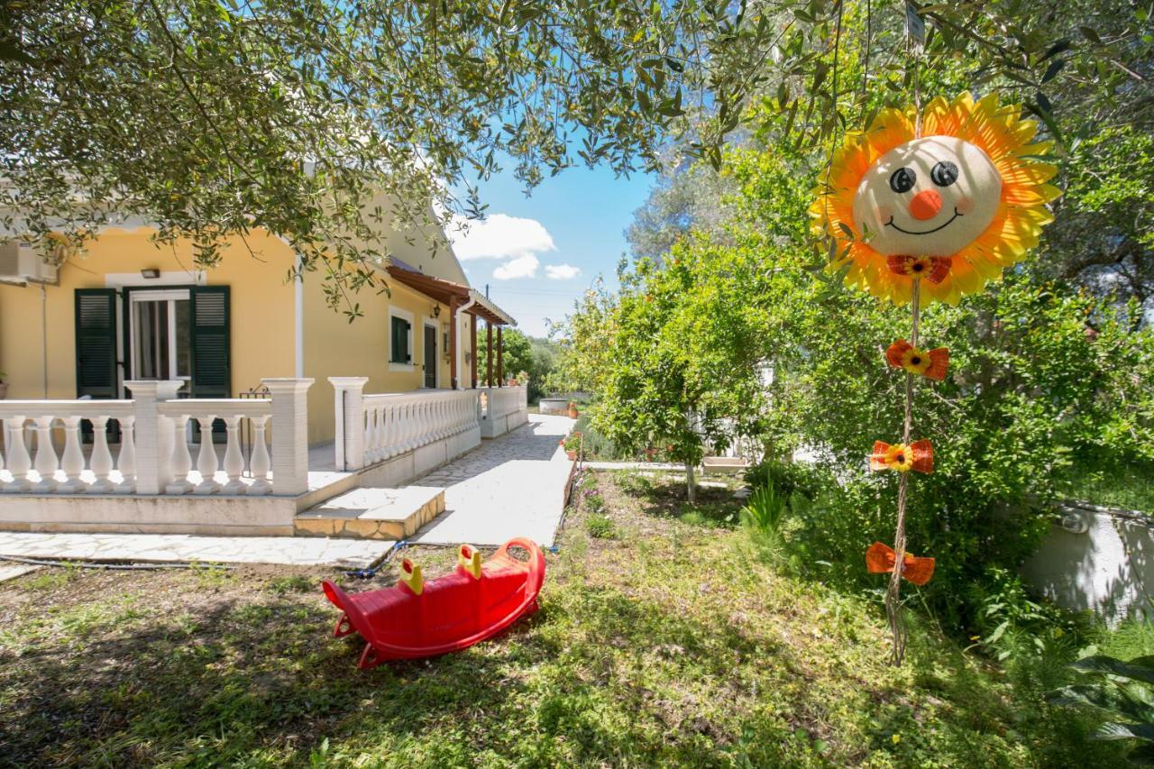 Karia Holiday Home Lefkímmi Eksteriør billede
